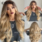 Magnifique perruque aux cheveux longs et bouclés