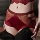Slip femme avec dentelle et découpes